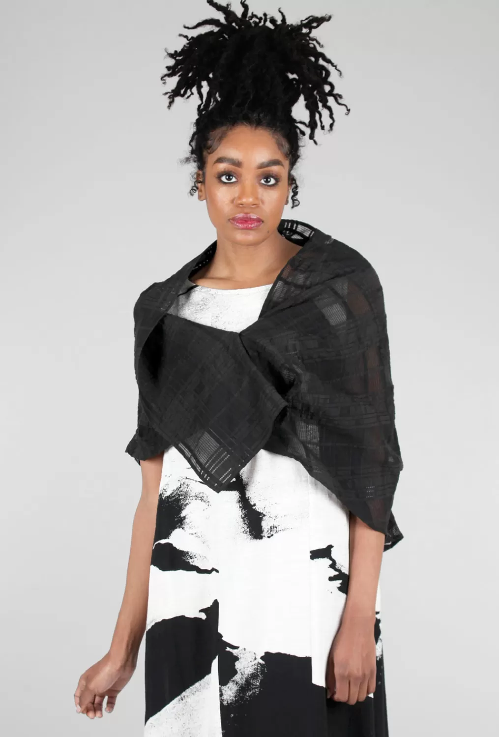 Cheap Evie Lou Artful Texture Shrug, Black