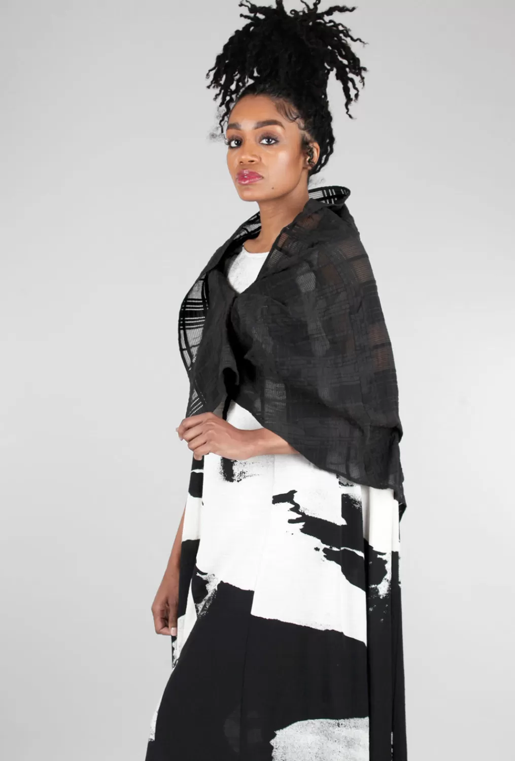 Cheap Evie Lou Artful Texture Shrug, Black