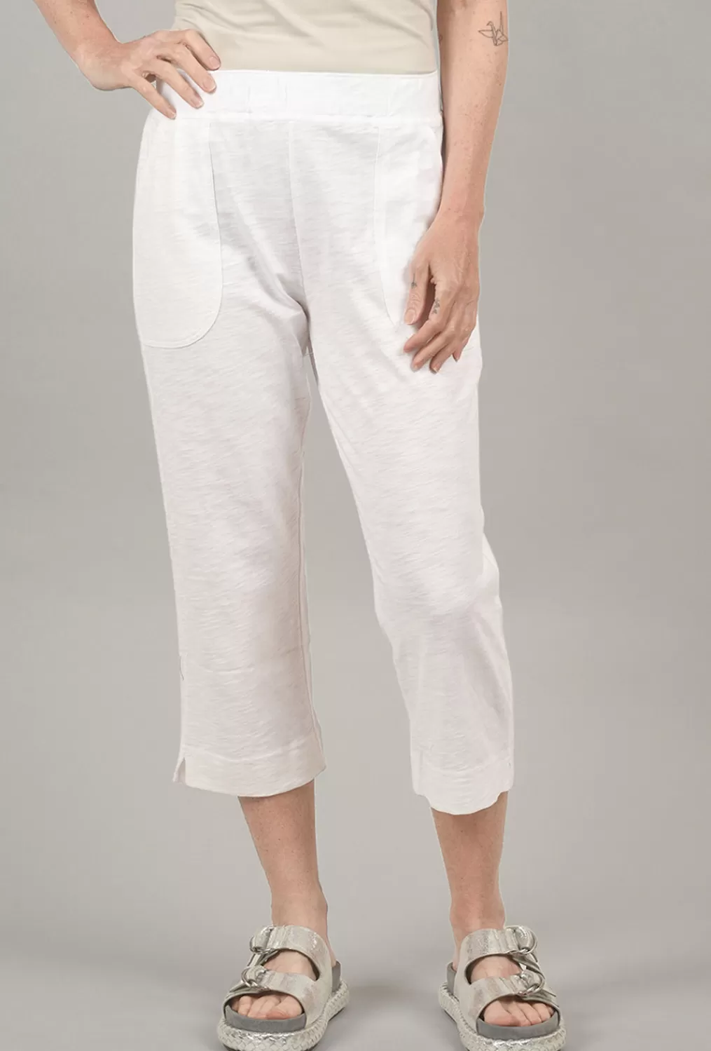 Clearance Evie Lou Cotton Slub Pocket Capri, White