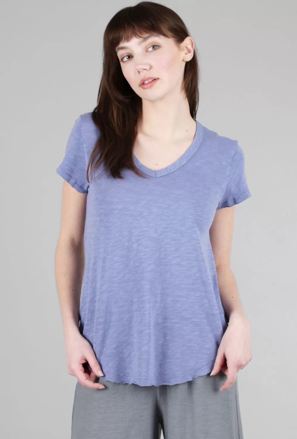 Discount Evie Lou Curved Hem Vee Tee, Morning Fog