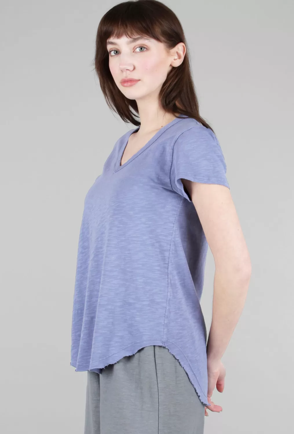 Discount Evie Lou Curved Hem Vee Tee, Morning Fog