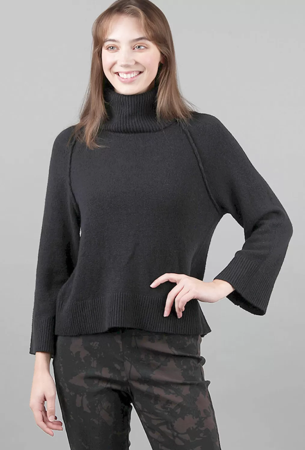 Best Evie Lou Easy Cropped Tneck Sweater, Black