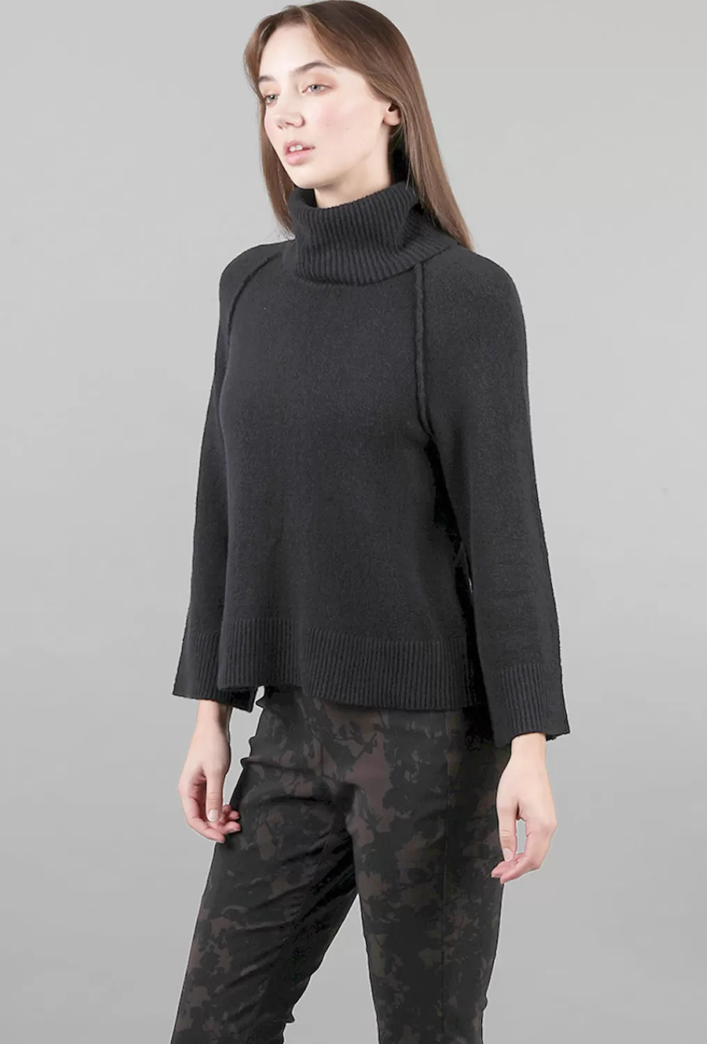 Best Evie Lou Easy Cropped Tneck Sweater, Black