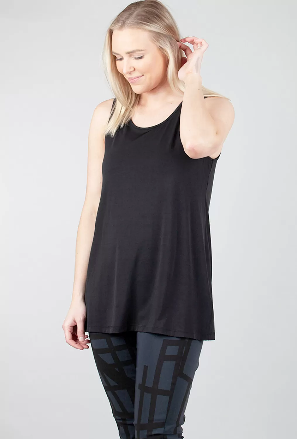 Cheap Evie Lou Foundation Long Tank, Black