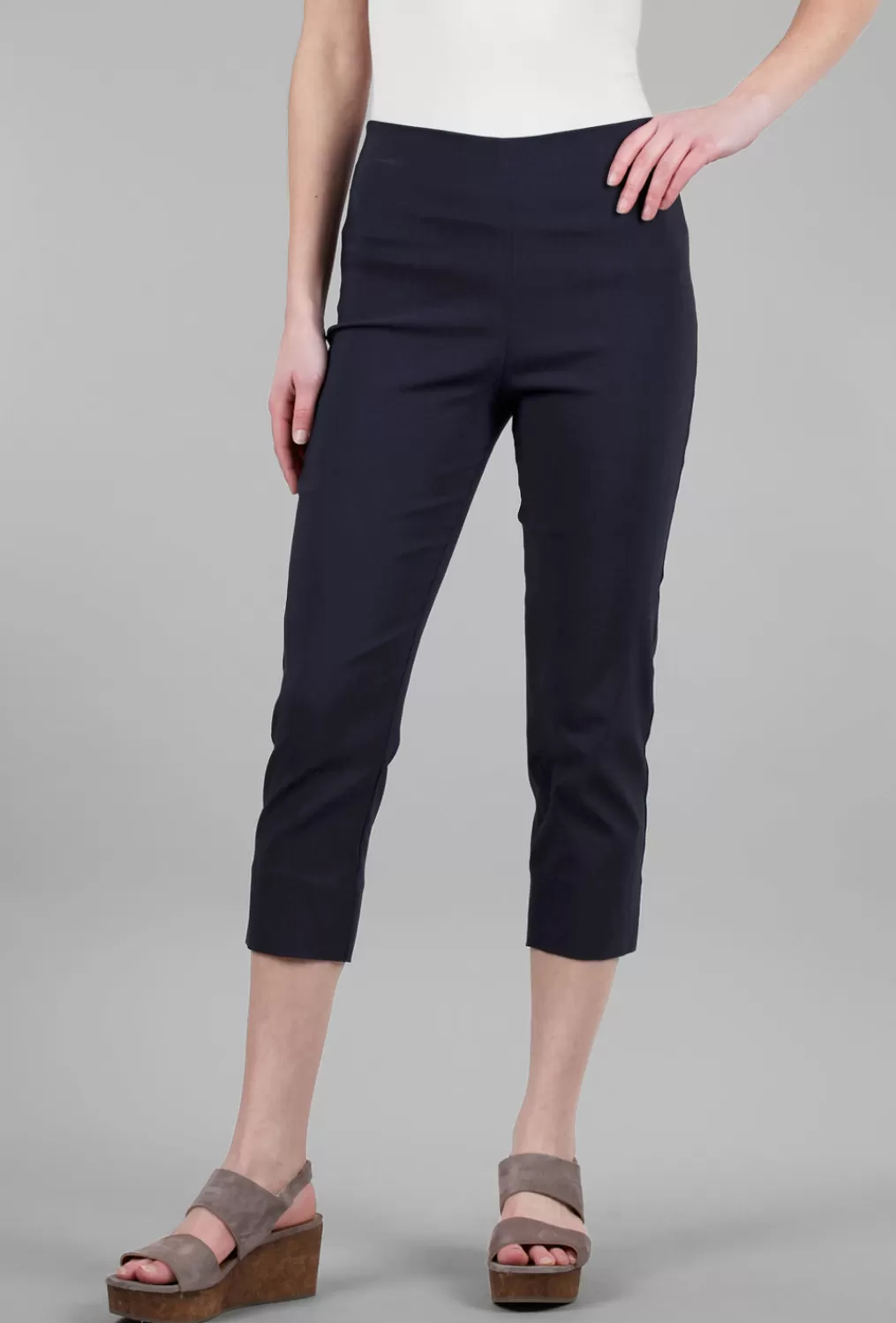 New Evie Lou Mindy Cropped Pant, Navy