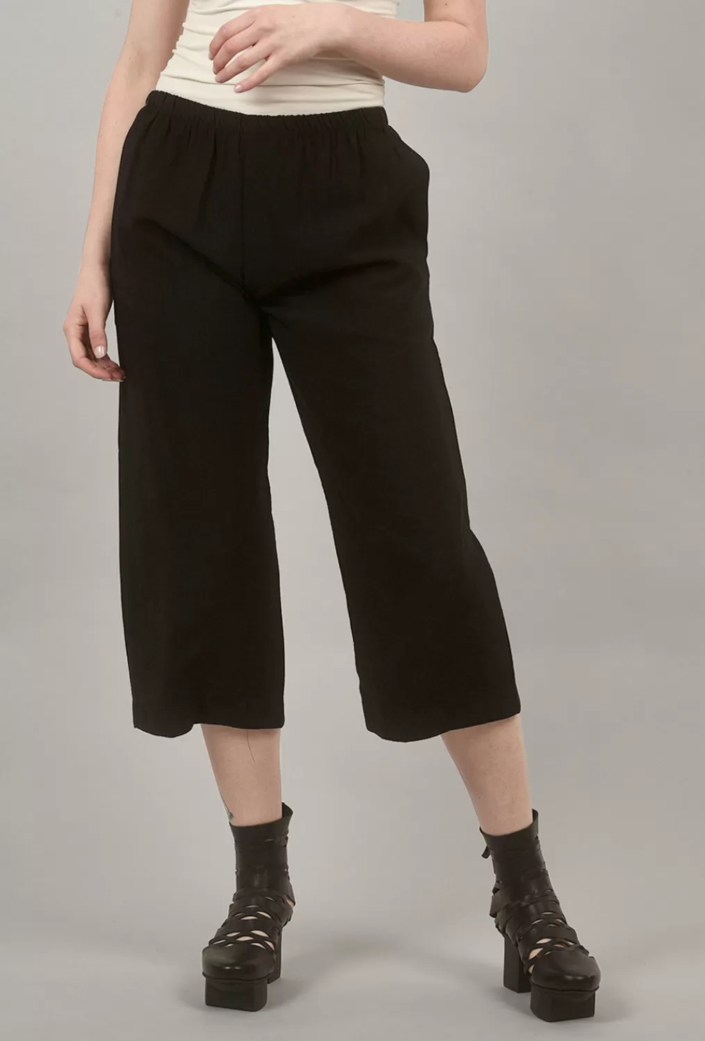 Clearance Evie Lou Rayon Gaucho Pant, Black