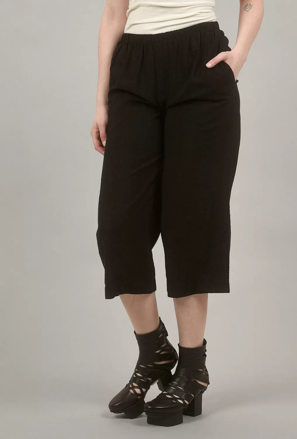 Clearance Evie Lou Rayon Gaucho Pant, Black