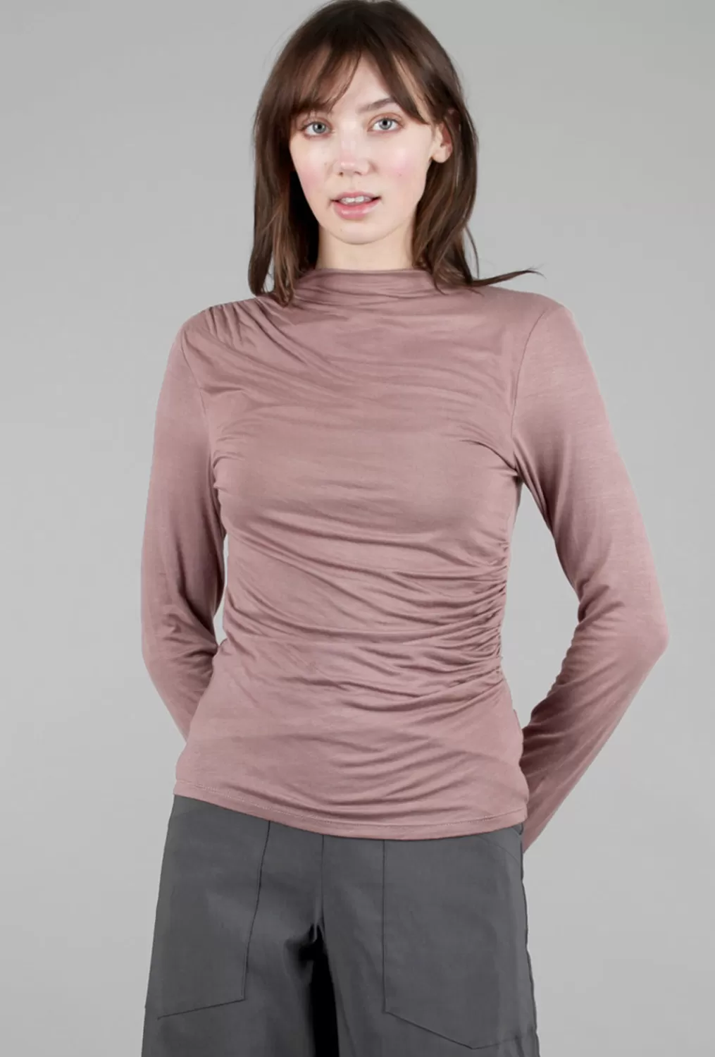 Best Evie Lou Ruched Mock Slim Top, Mocha