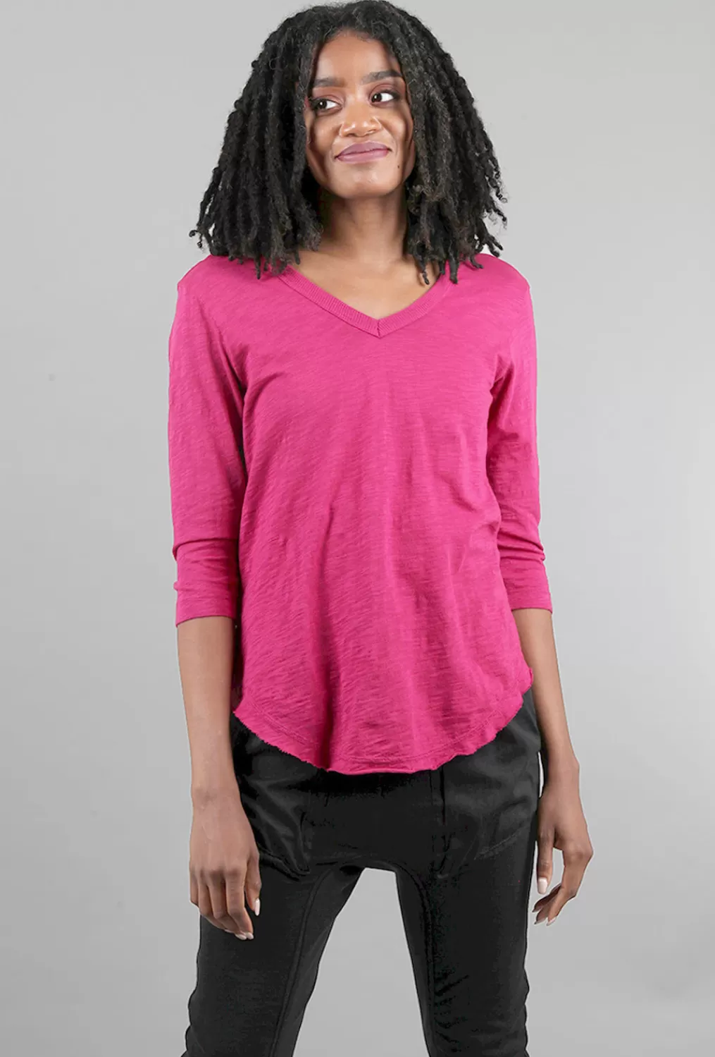 Fashion Evie Lou 3/4-Sleeve Shirttail V Tee, Berry