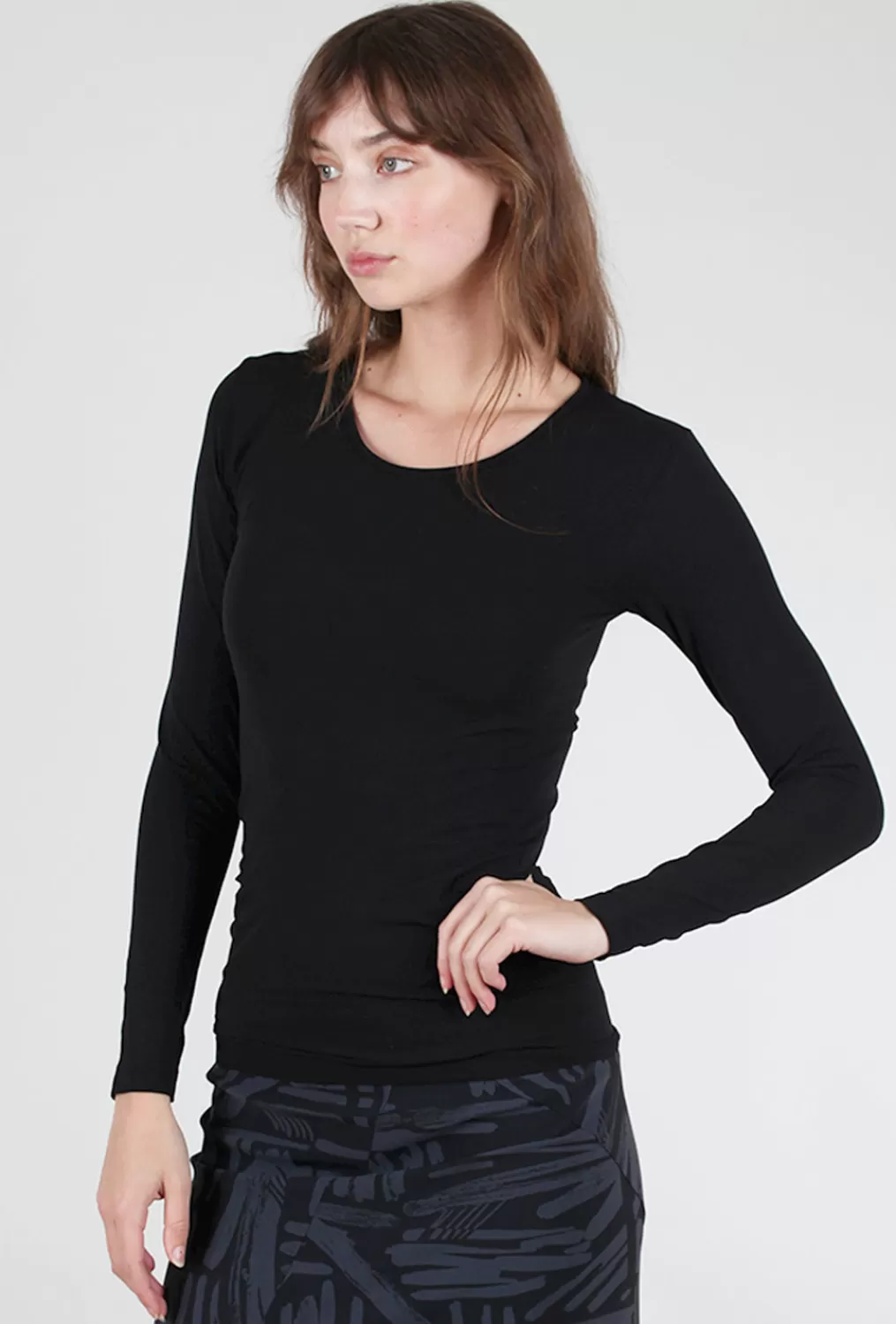 Best Sale Evie Lou Solid Crew Second Skin Top, Black