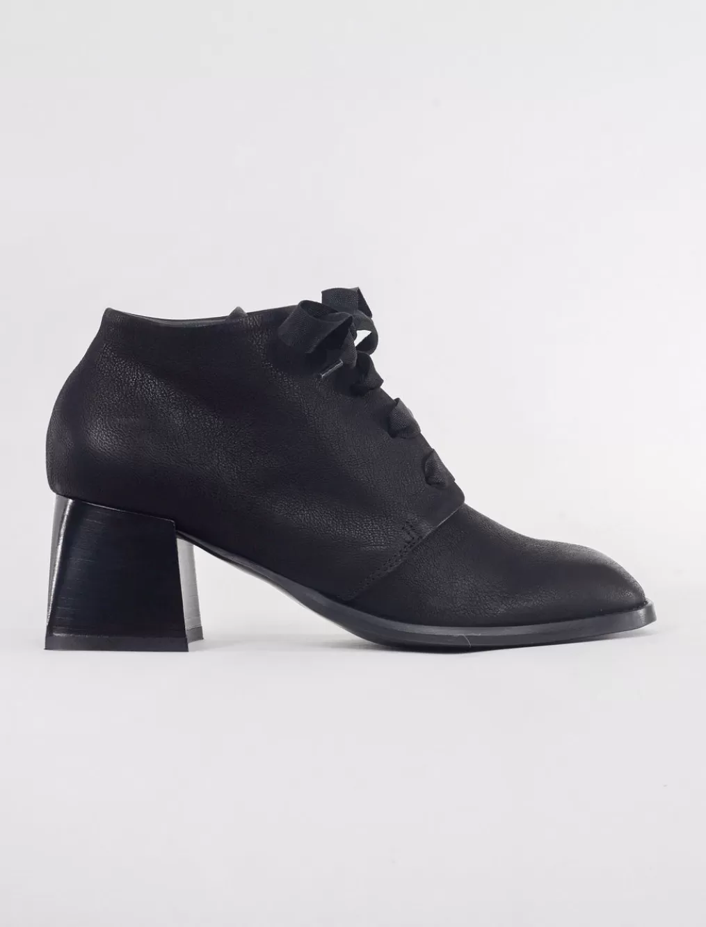 New Evie Lou Square Signora Shoe, Black