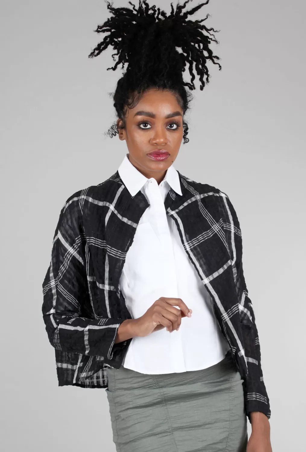 Fashion Evie Lou Texture Plaid Crop Jacket, Black